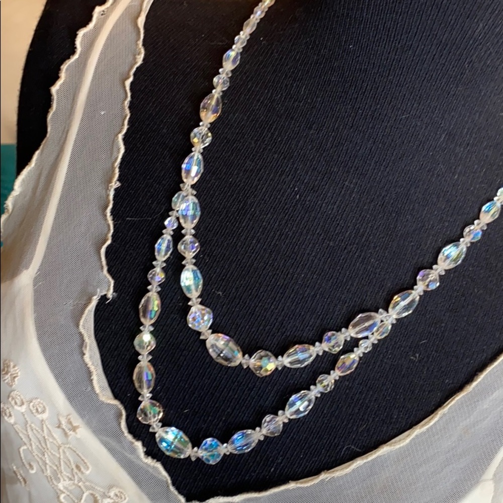 Neck lace crystal clear iridescent necklace